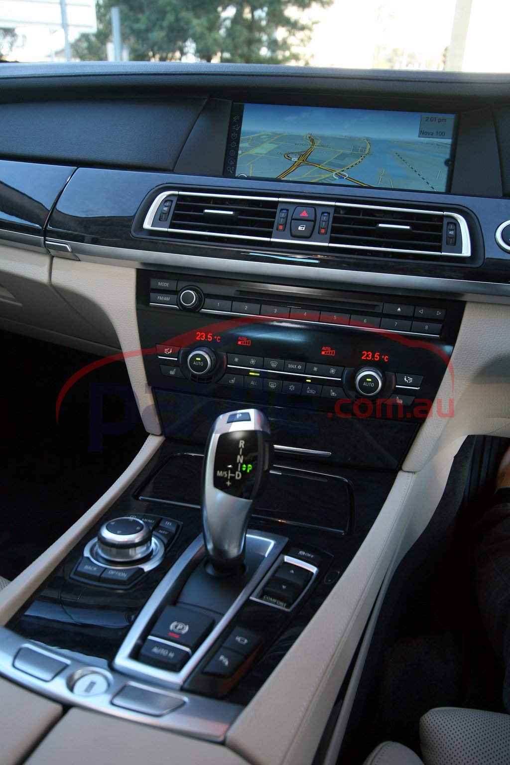 2009 BMW 740i Interior