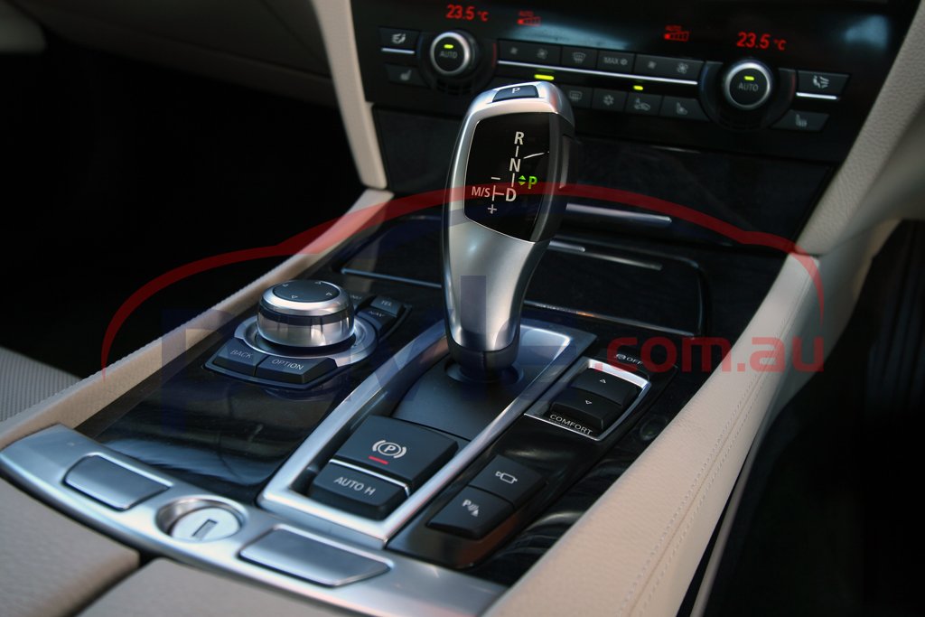 2009 BMW 740i Interior